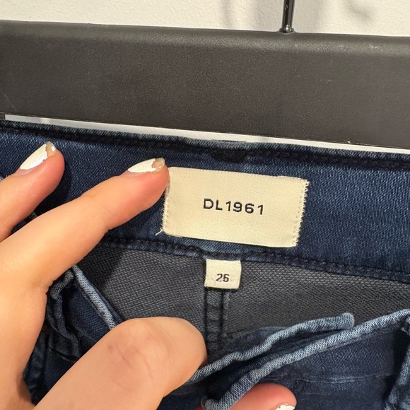 LIKE NEW- DL1961-Hepburn Wide-leg High-rise Jeans In Stream - Picture 7 of 13